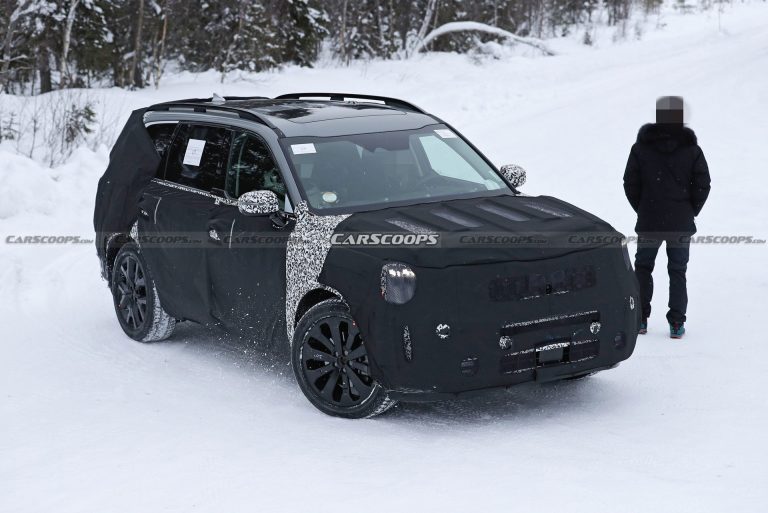 2023 Kia Telluride Spied With New Headlights And An Updated Grille ...