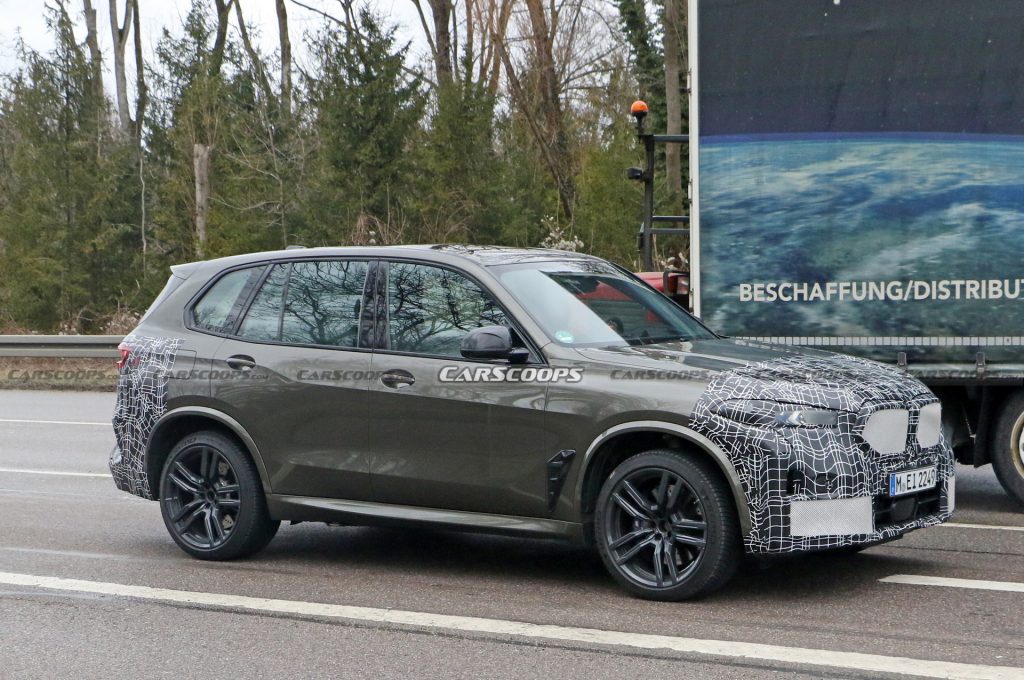 Facelifted 2024 BMW X5 M Spied Showing Its Updated Grille Design ...