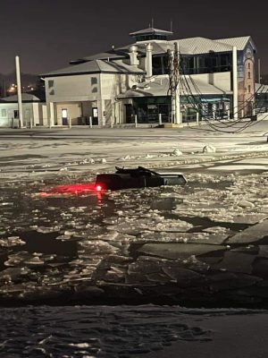 Ford Bronco Wrecked After Owner Drove Into Frozen Ohio River | Carscoops