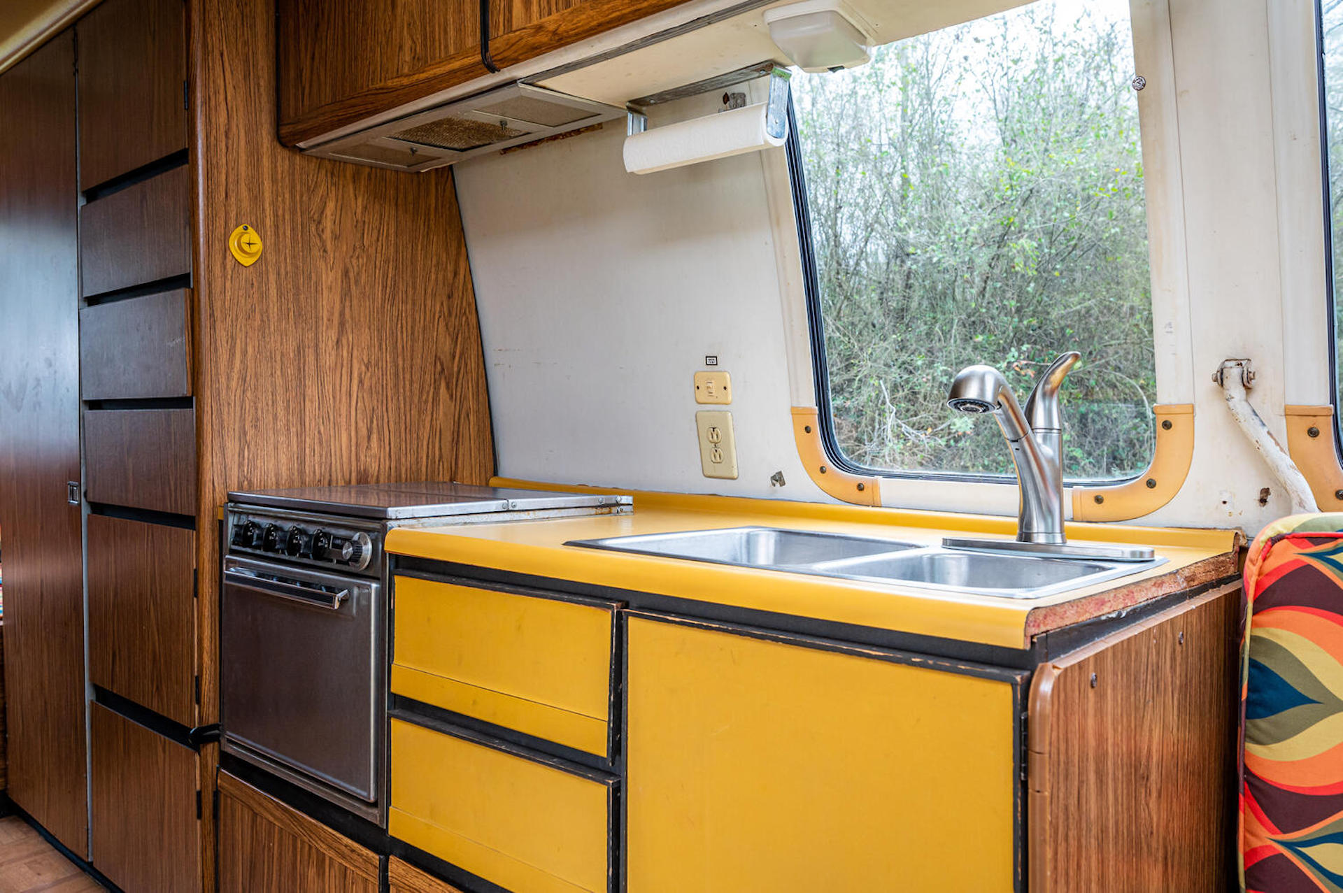 Take A Road Trip Back To 1973 With This Funky GMC MotorHome | Carscoops