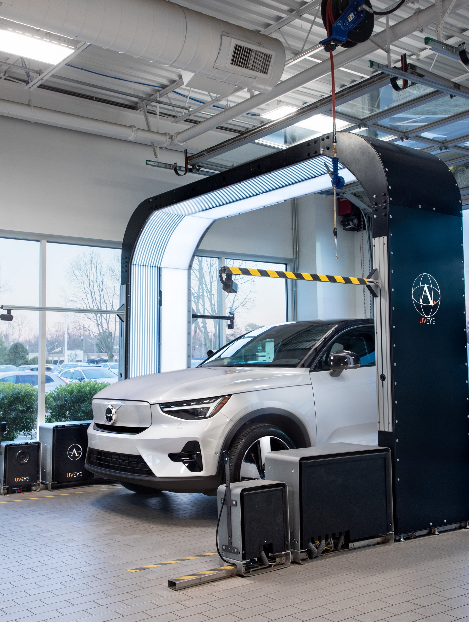 Volvo Creates Vehicle Inspection Bot That Can Examine A Car In Seconds ...