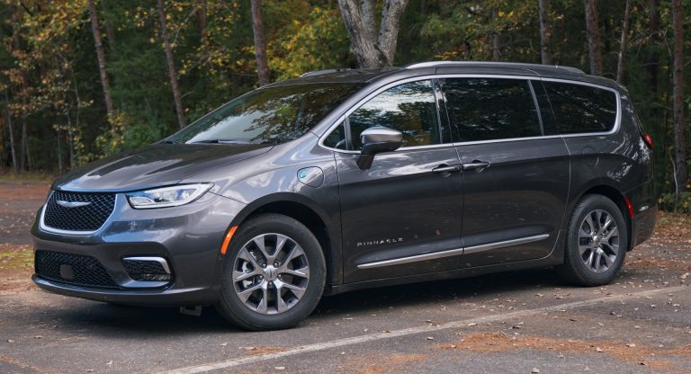 The Second-Row Seats In 1,160 Chrysler Minivans May Not Be Properly ...