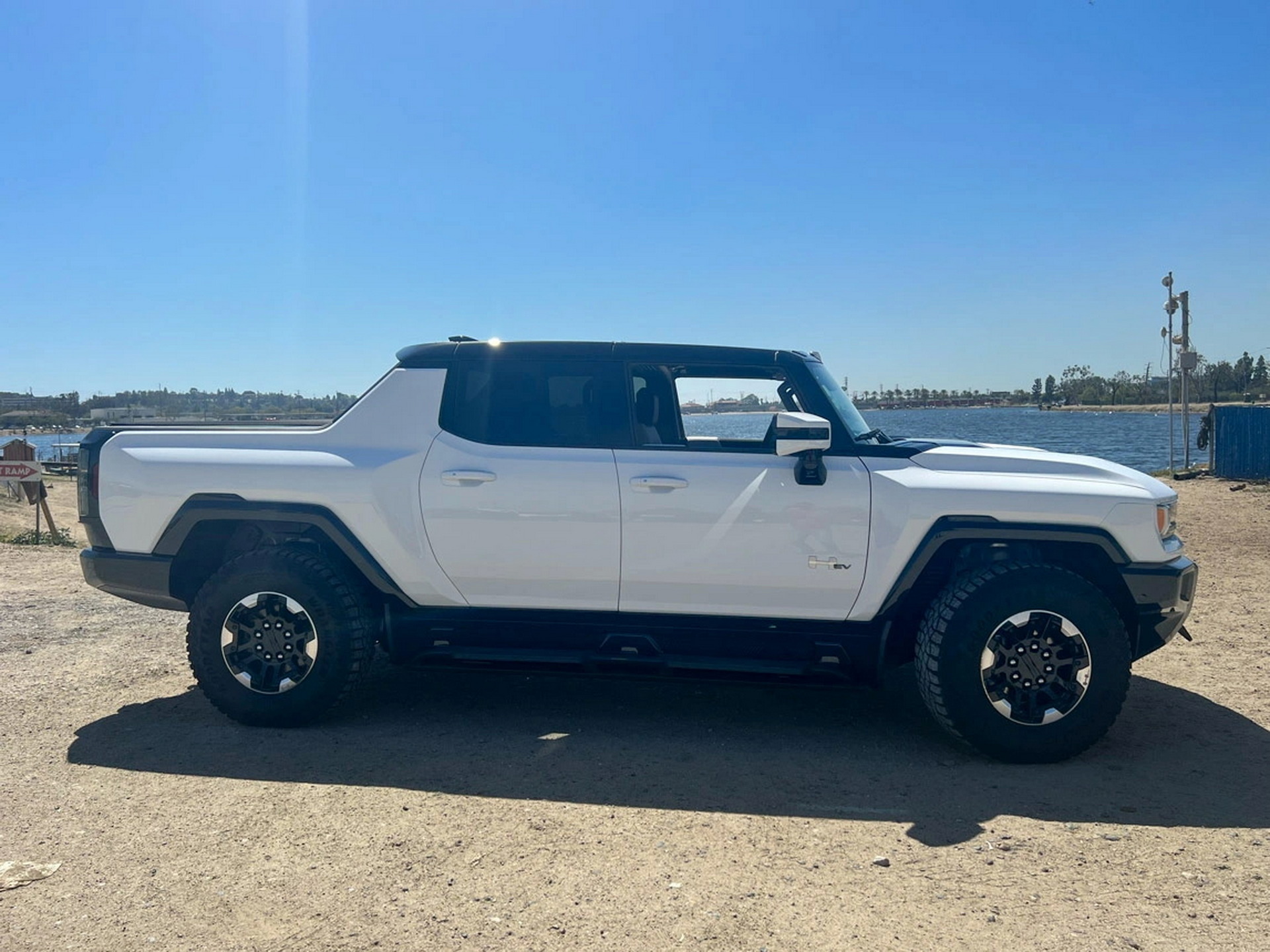 A GMC Hummer EV With 800 Miles Sold For A Whopping $275,000 On BaT ...