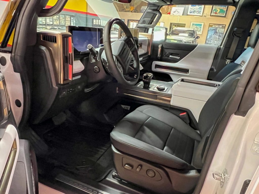 A GMC Hummer EV With 800 Miles Sold For A Whopping $275,000 On BaT ...