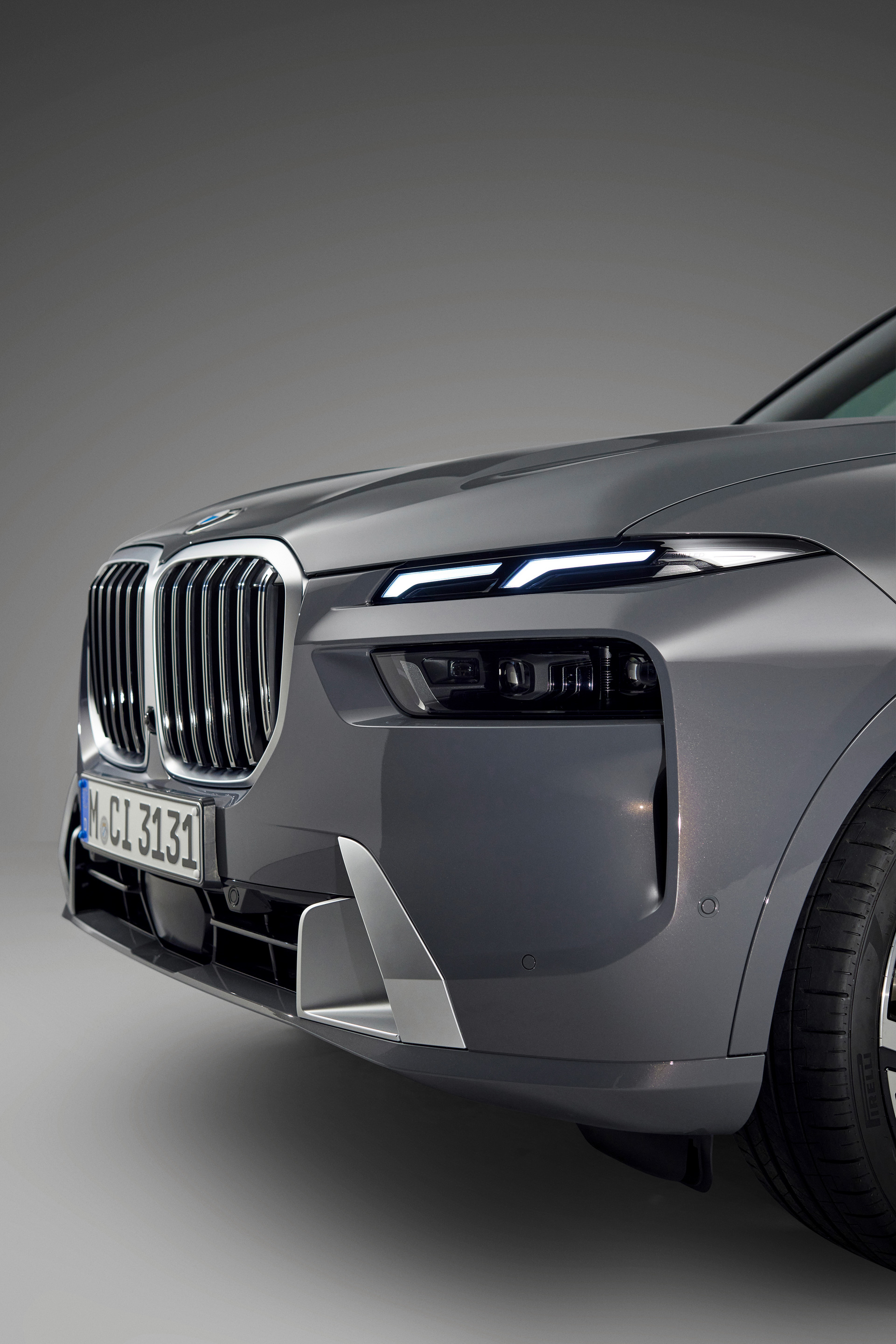 2023 BMW X7 Breaks Cover, And Probably Mirrors, With Bold New Face ...