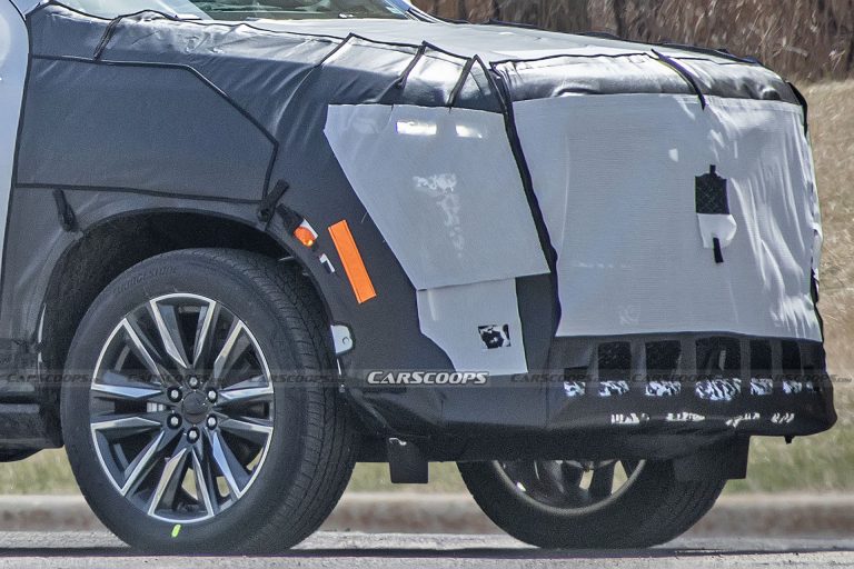 2024 Cadillac Escalade Facelift Tries To Hide Styling Tweaks In New Spy ...