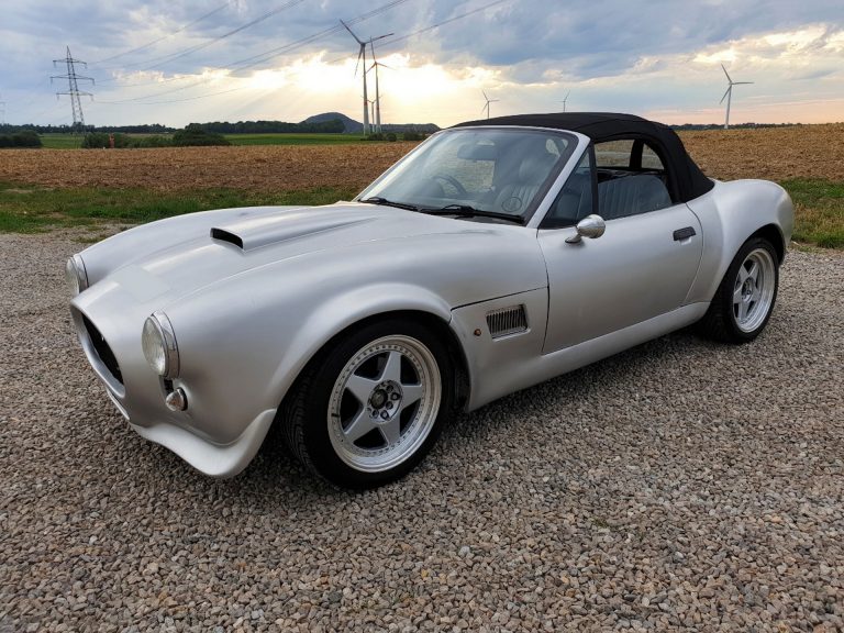 Does This AC Cobra Replica On A BMW Z3 Chassis Look Convincing Enough ...