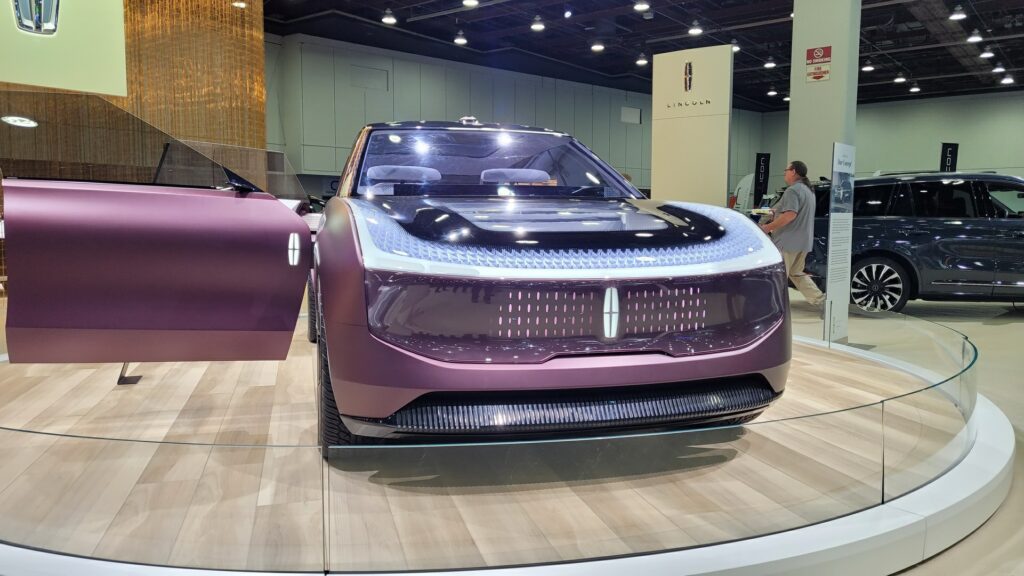 New Lincoln Star Electric SUV Concept Debuts In Detroit With A New Lick Of  Purple Paint