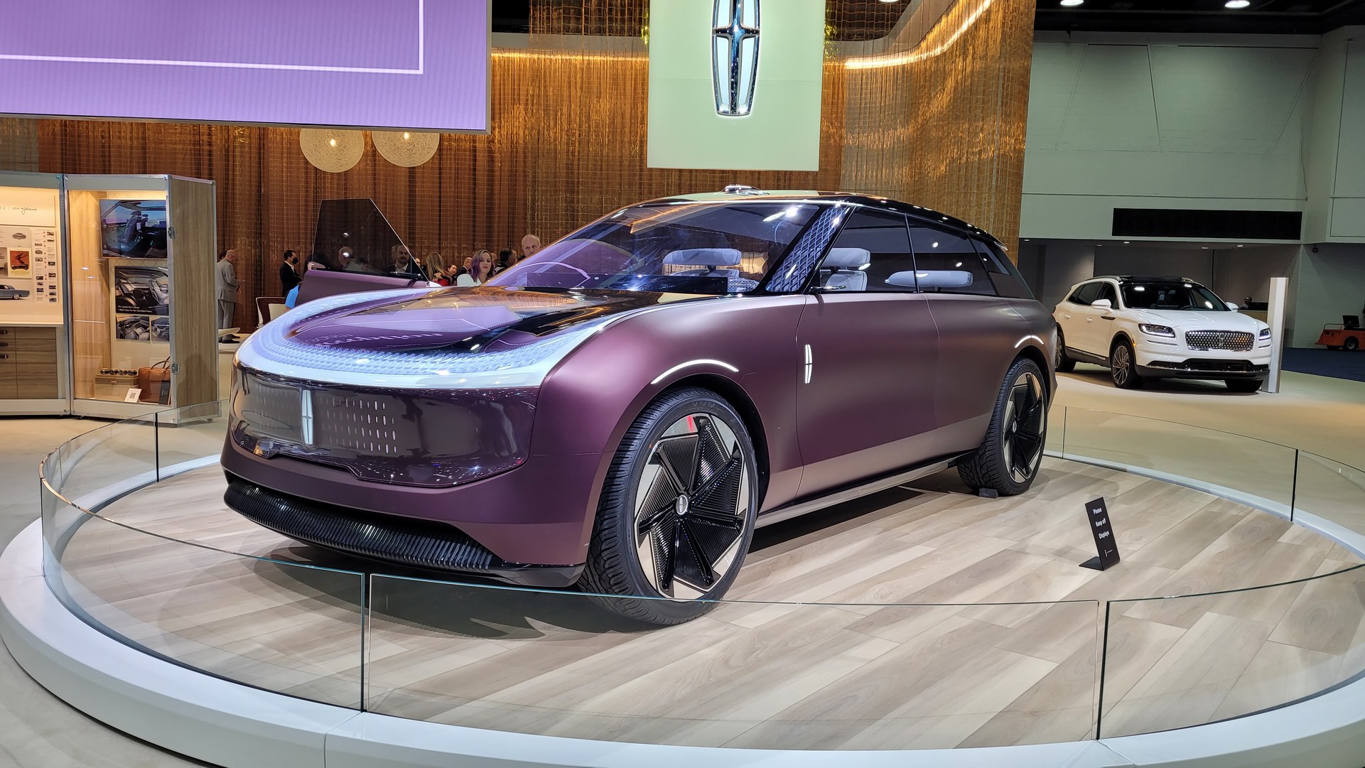 New Lincoln Star Electric Suv Concept Debuts In Detroit With A New Lick