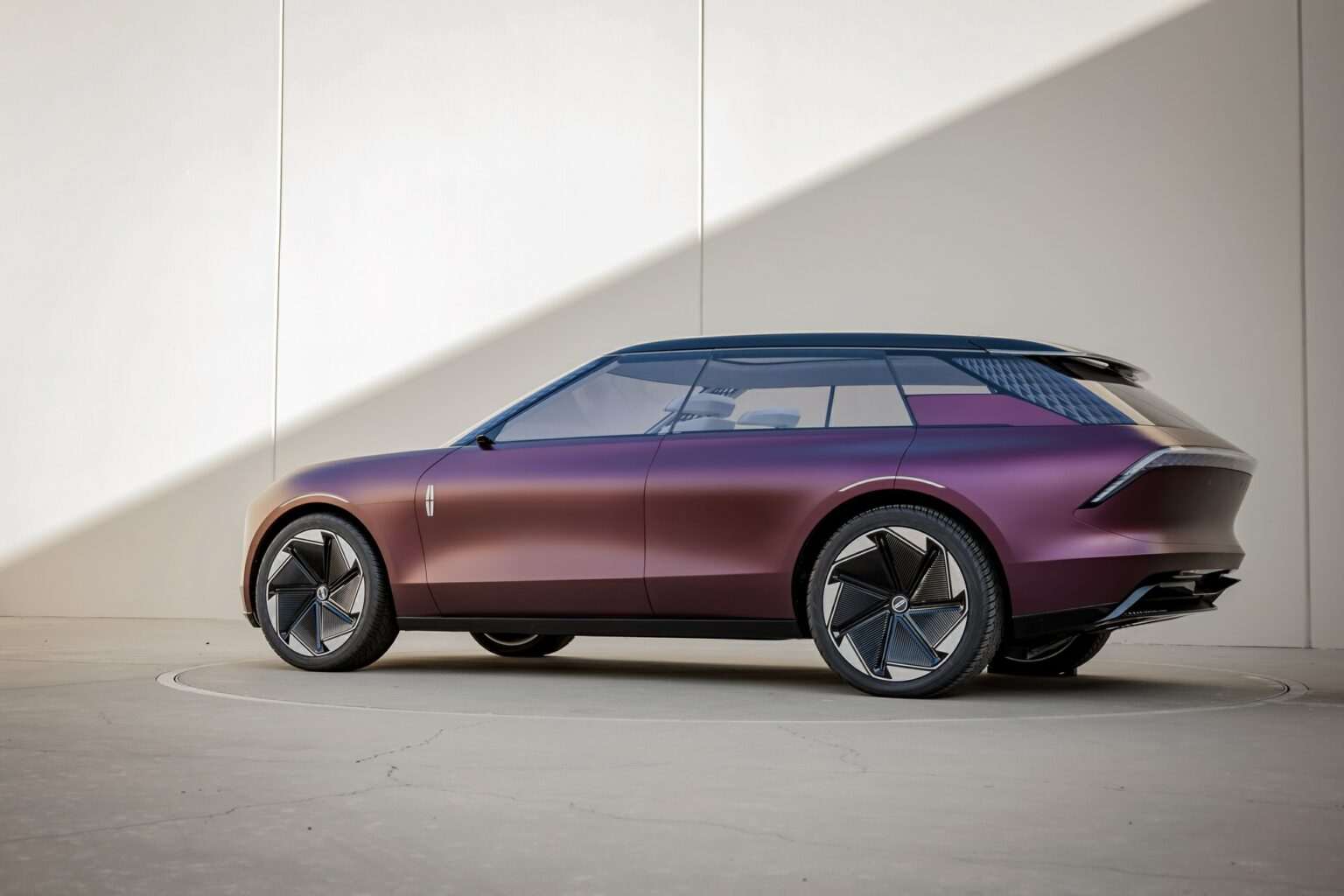 New Lincoln Star Electric SUV Concept Debuts In Detroit With A New Lick