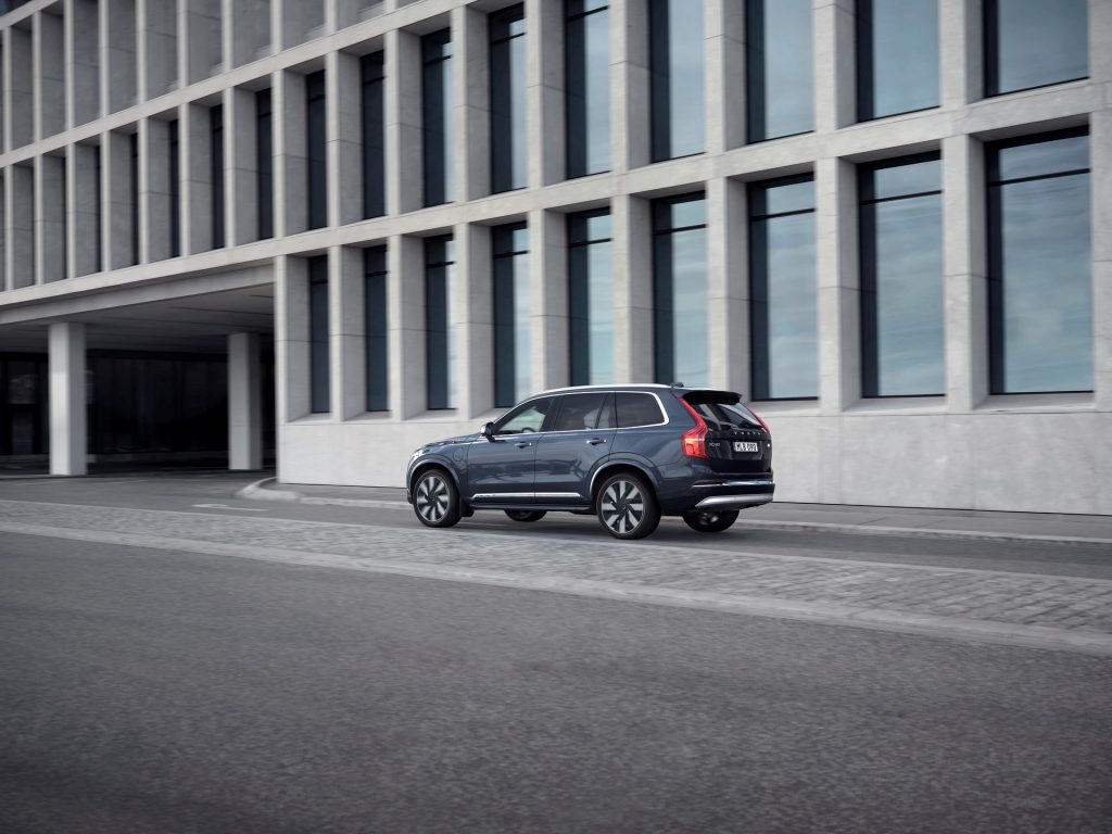 Volvo Makes Its Entire Range Compatible With Over-The-Air Software ...