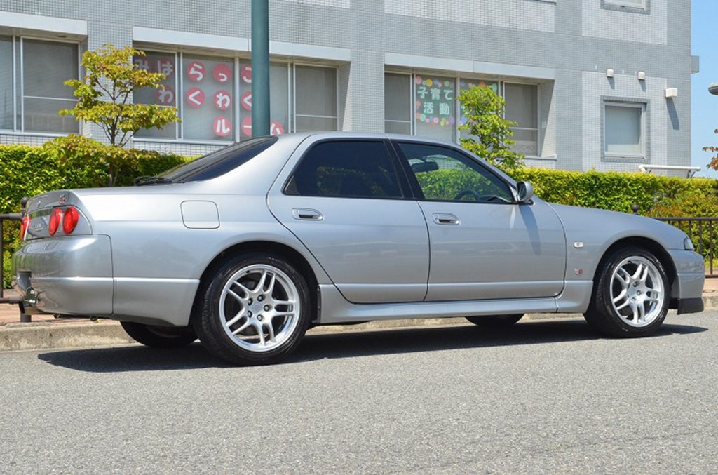 1994-1998 Nissan Skyline R33 Coupe and Sedan (AWD Models Only