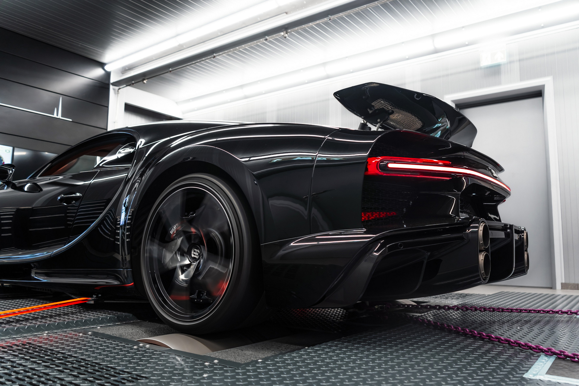 This Is How Bugatti Tests Its 1,600 HP Chiron On The Dyno | Carscoops