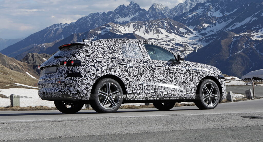 2025 Audi Q5 Spied Camouflaging Its Comprehensive Changes Carscoops