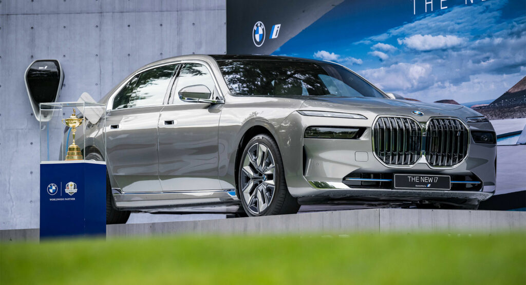  Golfers Will Try To Hit A Hole In One To Win A New BMW i7 xDrive60