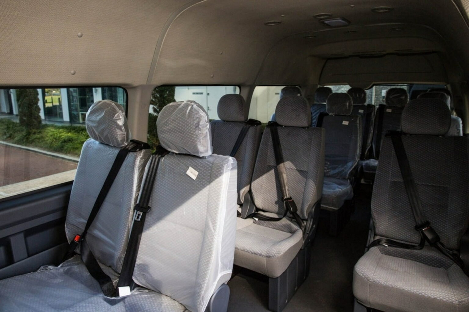 Joylong E6 Is A Previous-Gen Toyota HiAce Rip-Off With An Electric ...