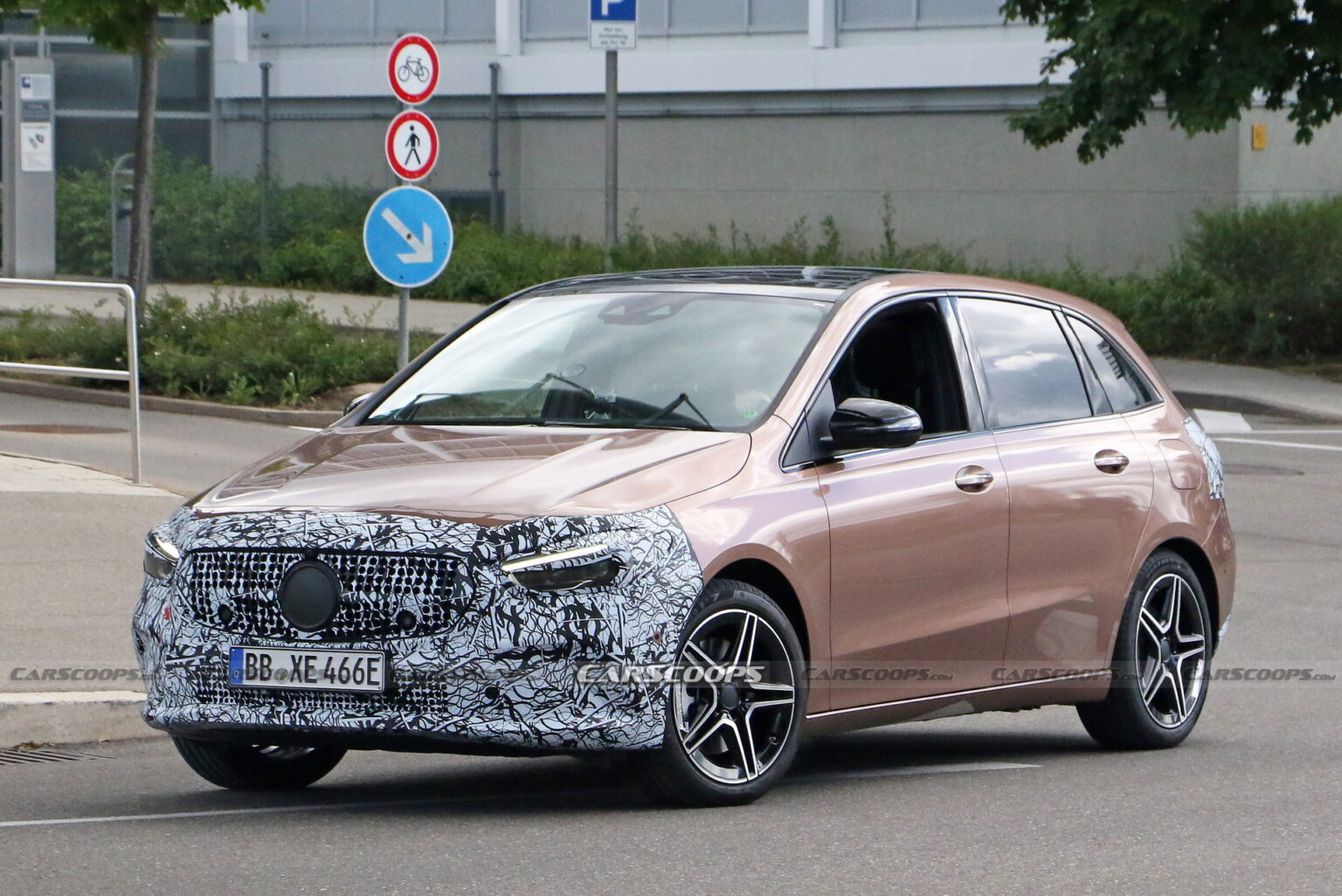 Mercedes B-Class Facelift Spied, Will Probably Be The Last Of Its Kind ...