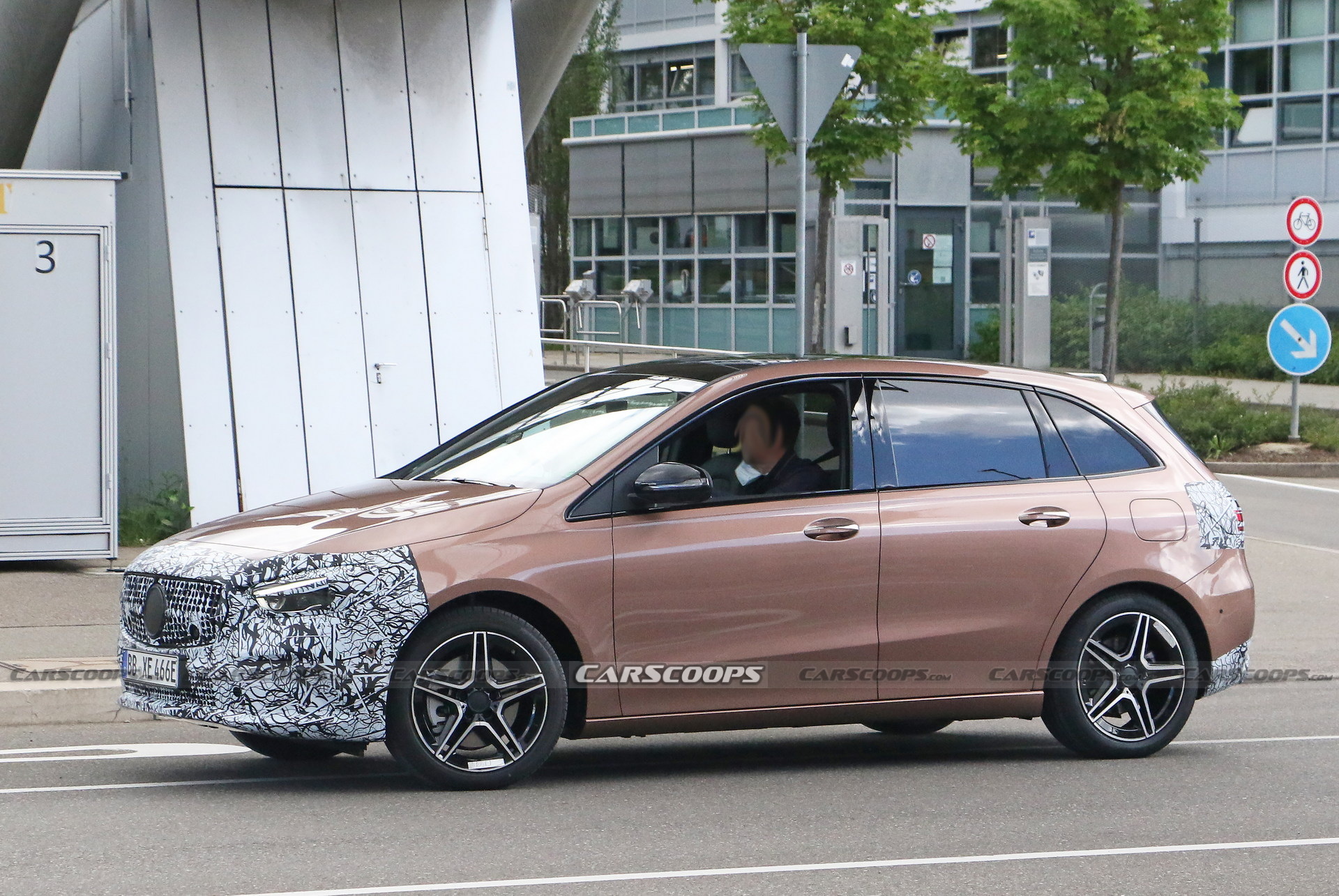 Mercedes B-Class Facelift Spied, Will Probably Be The Last Of Its Kind ...