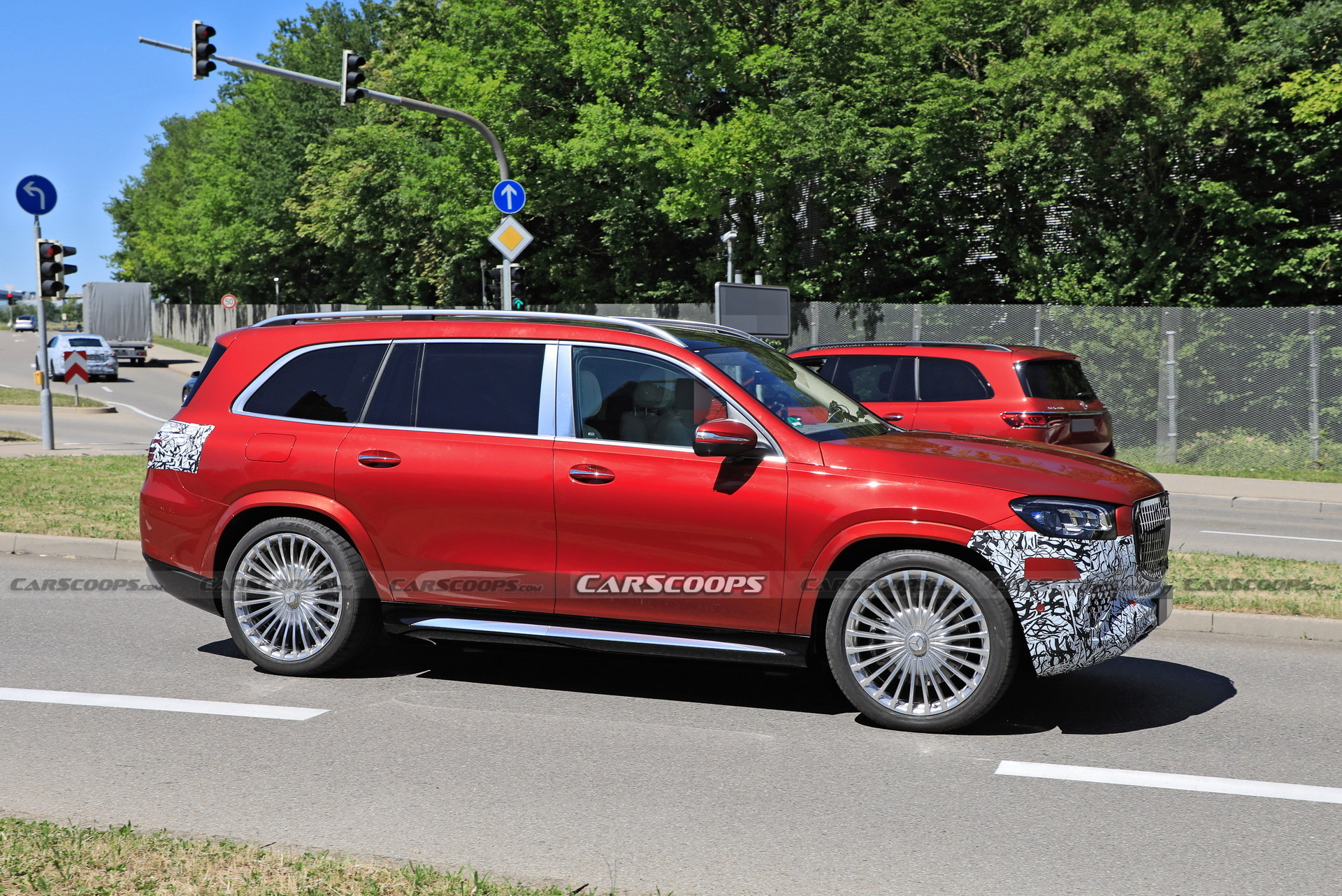 2024 Mercedes-Maybach GLS Facelift Spotted Hiding Subtle Upgrades ...