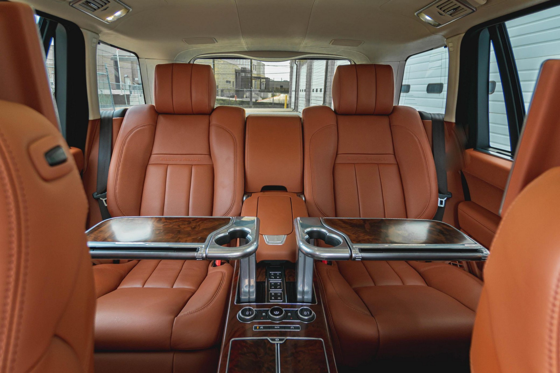 SUVs Don’t Get More Luxurious Than This Range Rover SV Autobiography ...