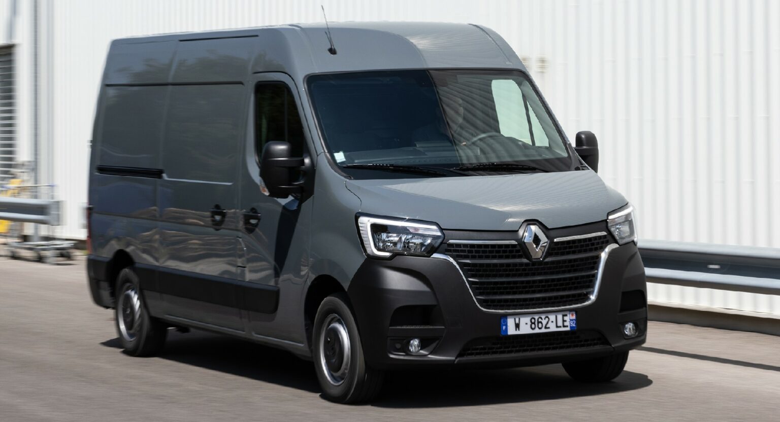 Renault Master E-Tech Gains Larger Battery For 68% More Range | Carscoops