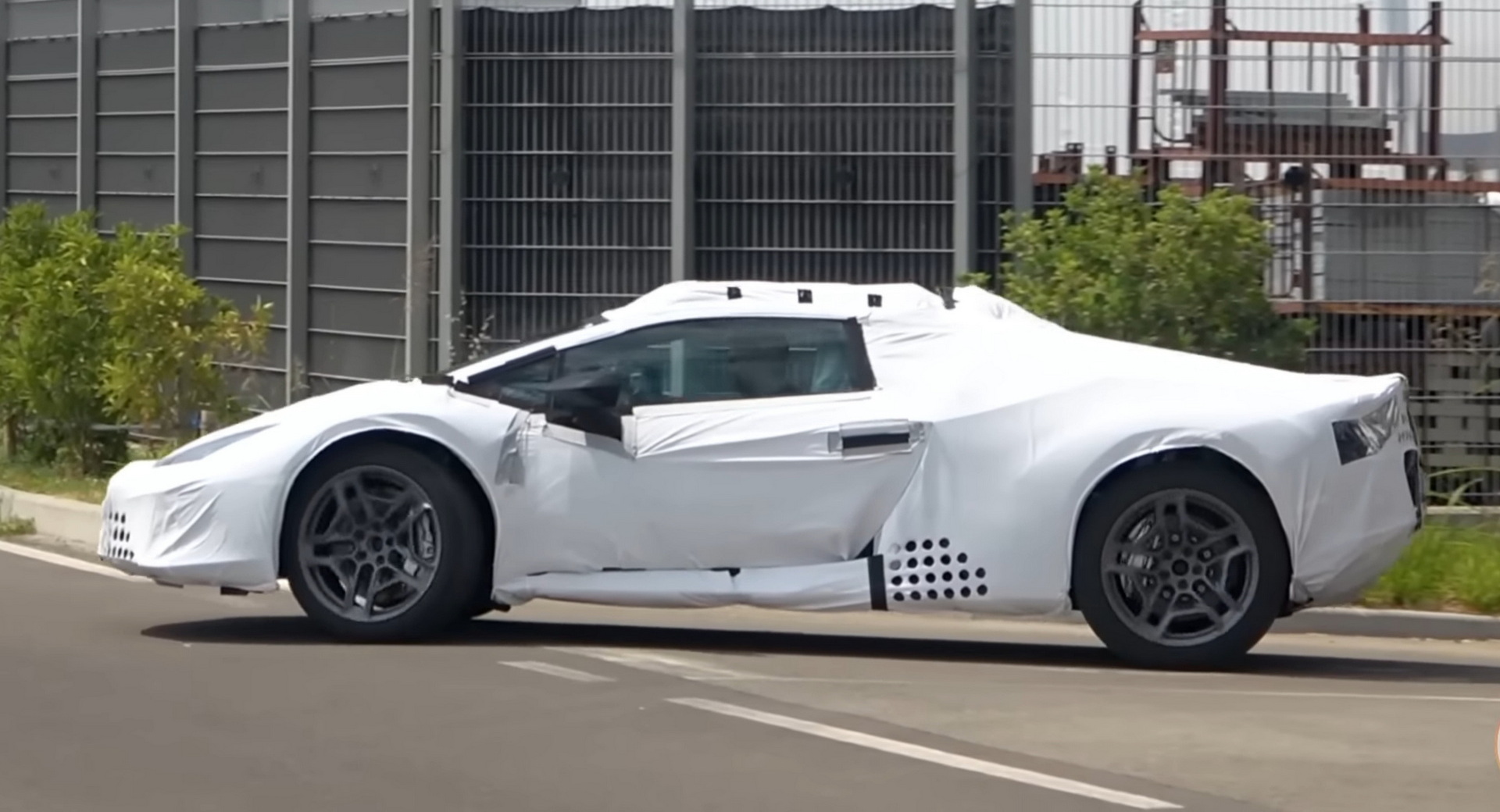 High-Riding Lamborghini Huracan Sterrato Spotted Leaving The Factory |  Carscoops