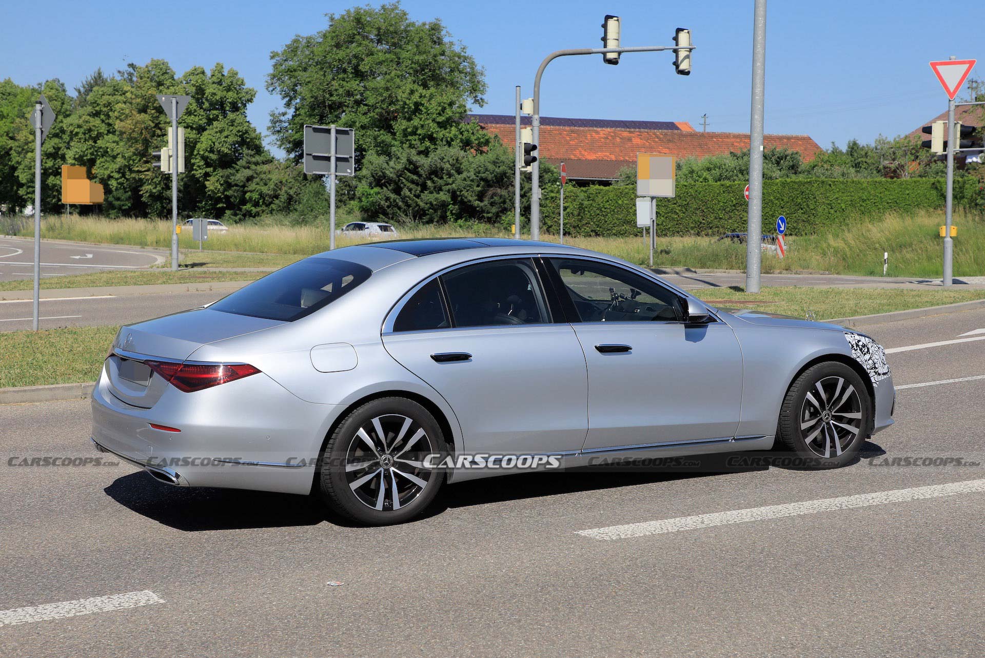 HardToSpot 2024 MercedesBenz SClass Update Should Keep 2022 Owners