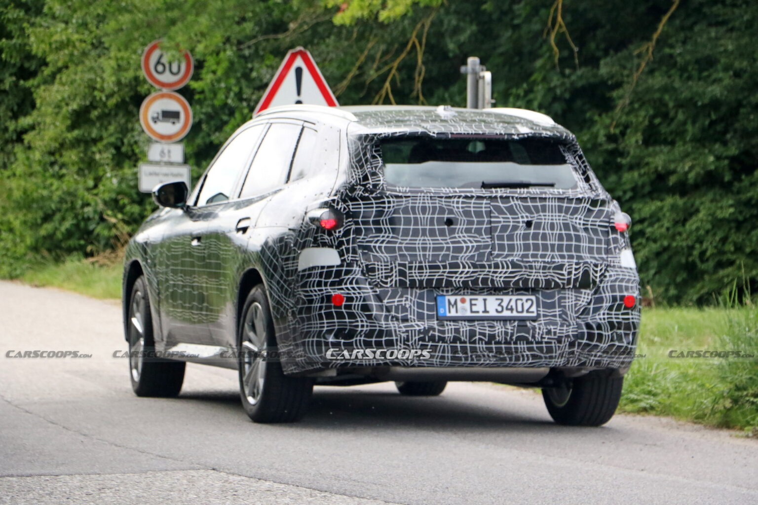 2024 BMW X3 Spied Again Still Wearing Heavy Camouflage Carscoops   2025 BMW X3 Spy Shots 18 1536x1024 