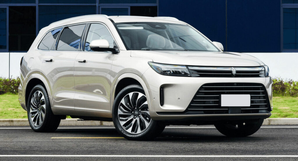  Aito M7 Is A Six-Seat Range-Extender SUV Coming For The BMW X7 And Mercedes GLS