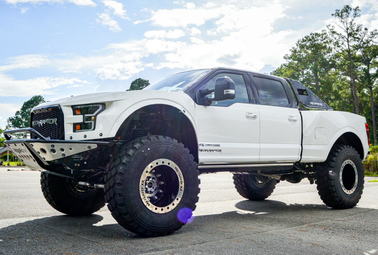 2022 Ford F-250 ‘MegaRaptor’ Is Part Daily Driver And Part Trophy Truck ...