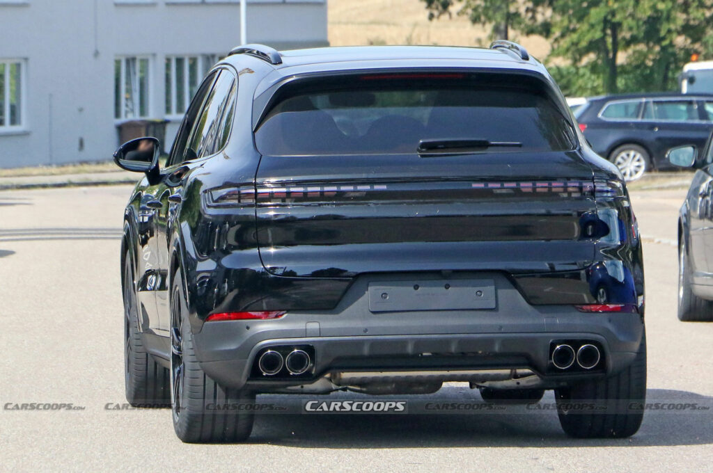 Facelifted Porsche Cayenne Ditches Nearly All Disguise As A Debut Seems