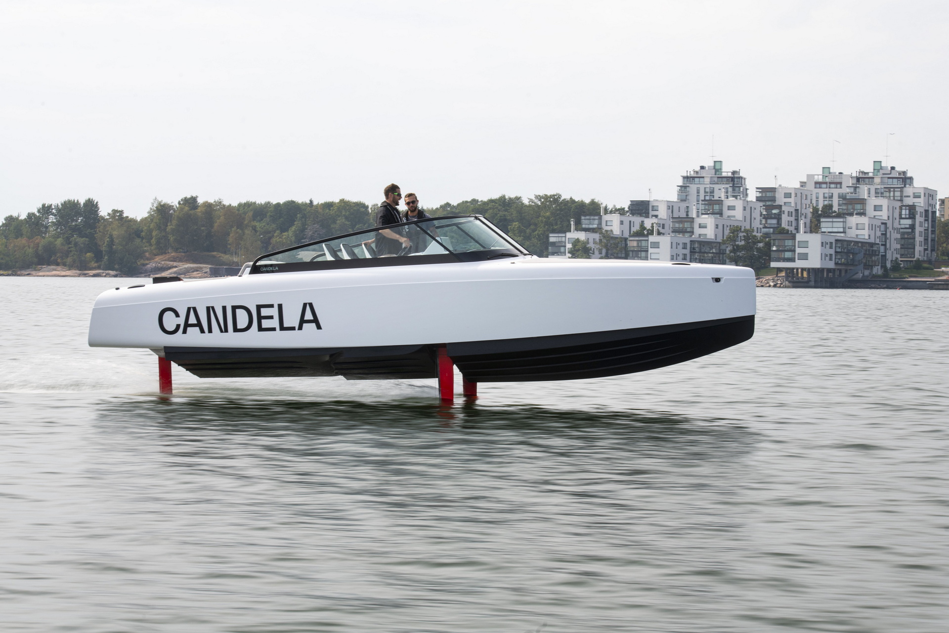 It’s A Bird, It’s A Plane, No, It’s A Candela Hydrofoil With Batteries ...