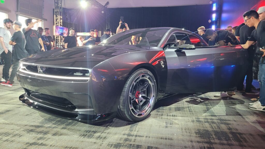 Dodge Charger Daytona SRT Concept EV Packs ‘Banshee’ Power And Retro ...