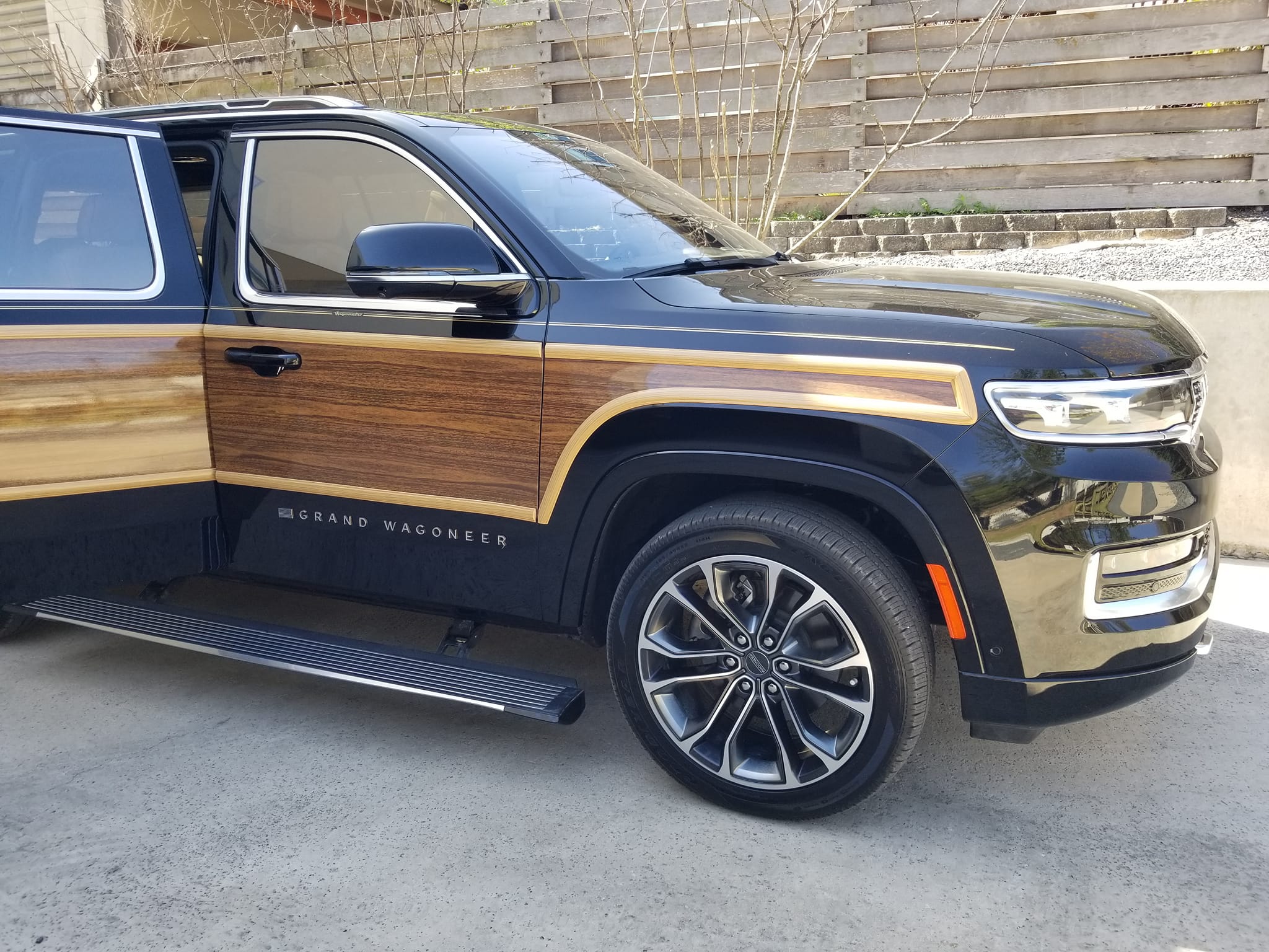 New Jeep Grand Wagoneer Gets Its Woodgrain Groove Back For 1 899 Carscoops