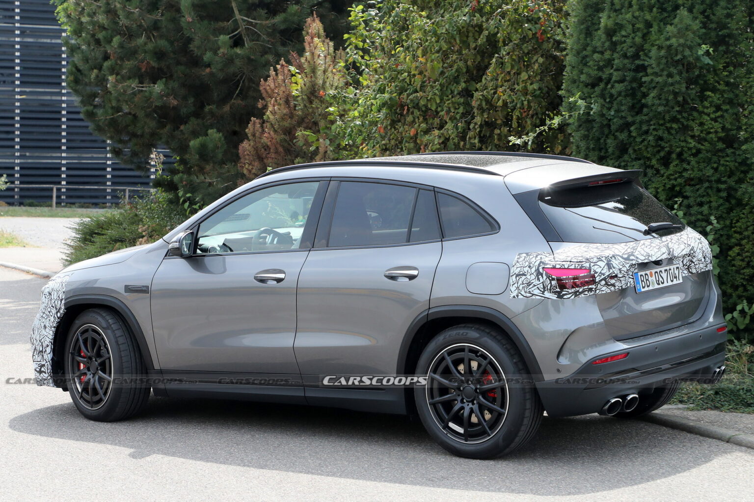 Mercedes-AMG GLA 45 Facelift Spied With Smaller-Than-Usual Wheels ...