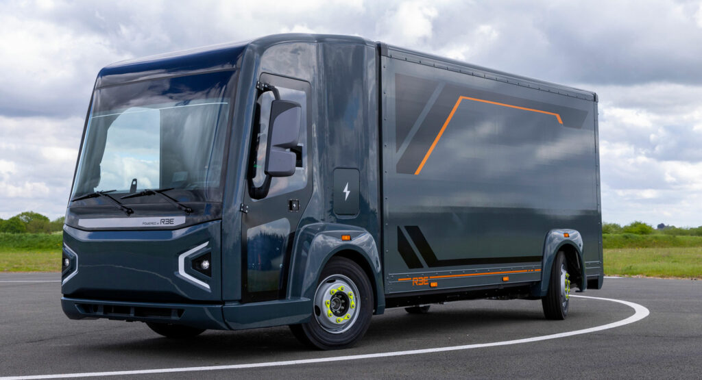  REE P7-B Debuts As An Electric Class 3 Box Truck With AWD And 150 Miles Of Range