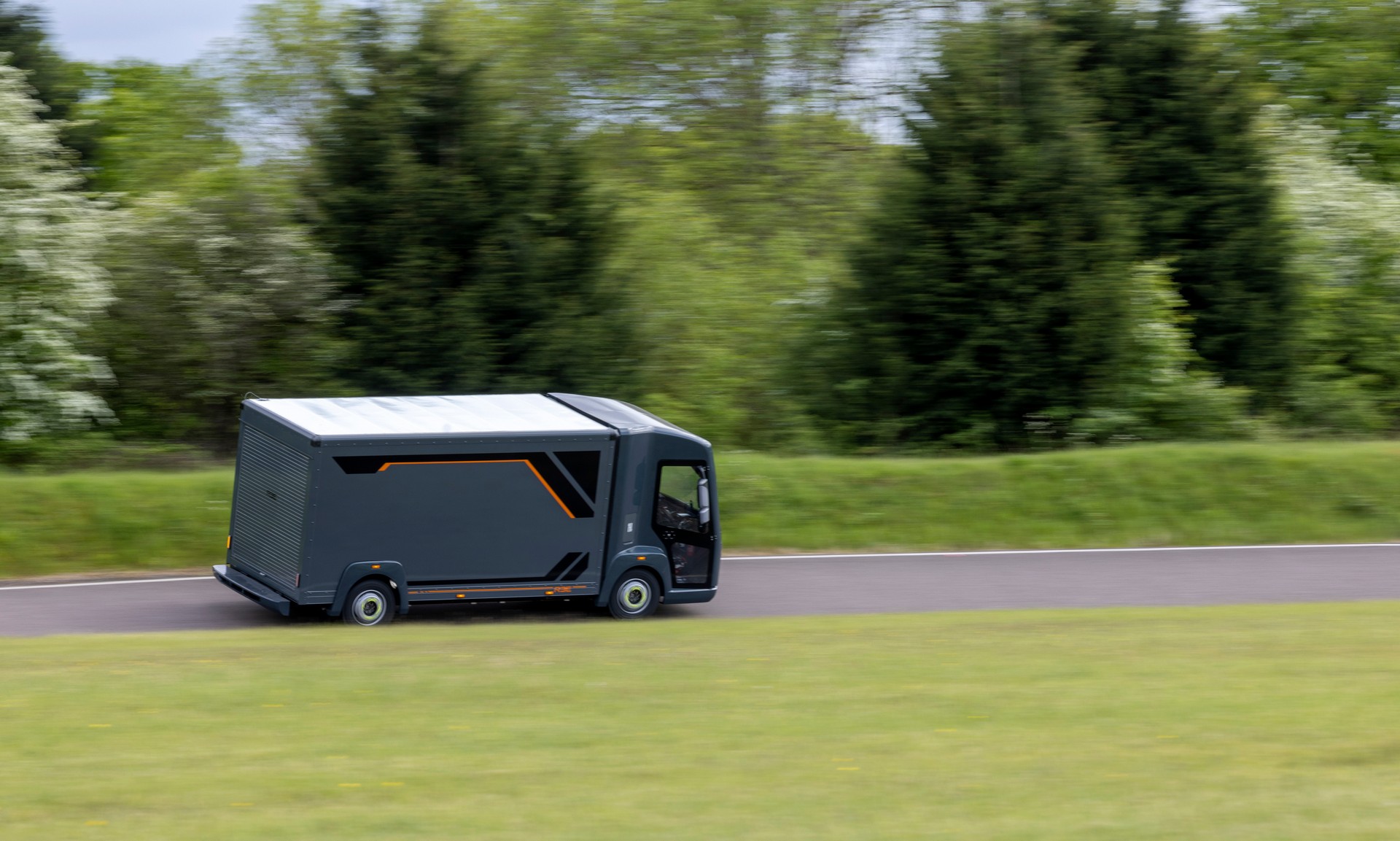 REE P7-B Debuts As An Electric Class 3 Box Truck With AWD And 150 Miles ...