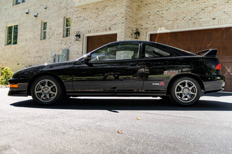 Someone Paid $73,000 For A 19k Mile 2000 Acura Integra Type R | Carscoops