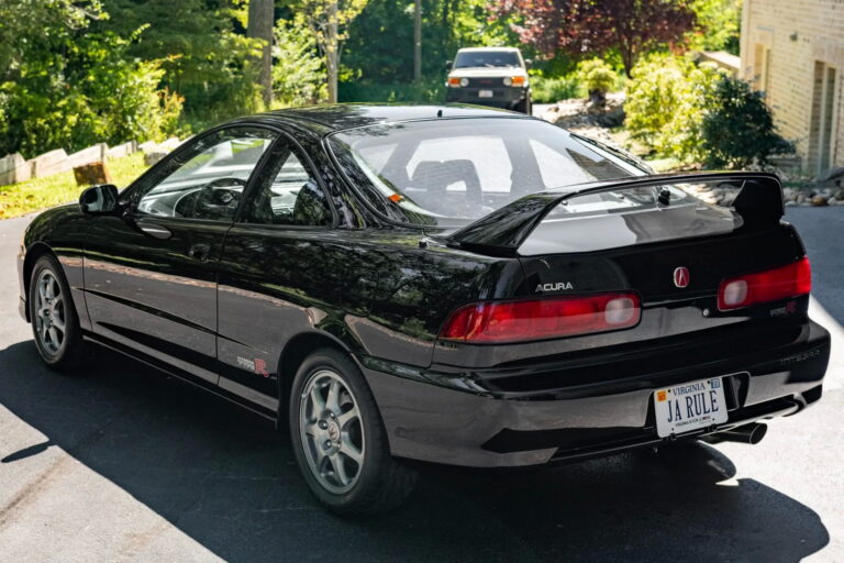 Someone Paid $73,000 For A 19k Mile 2000 Acura Integra Type R 