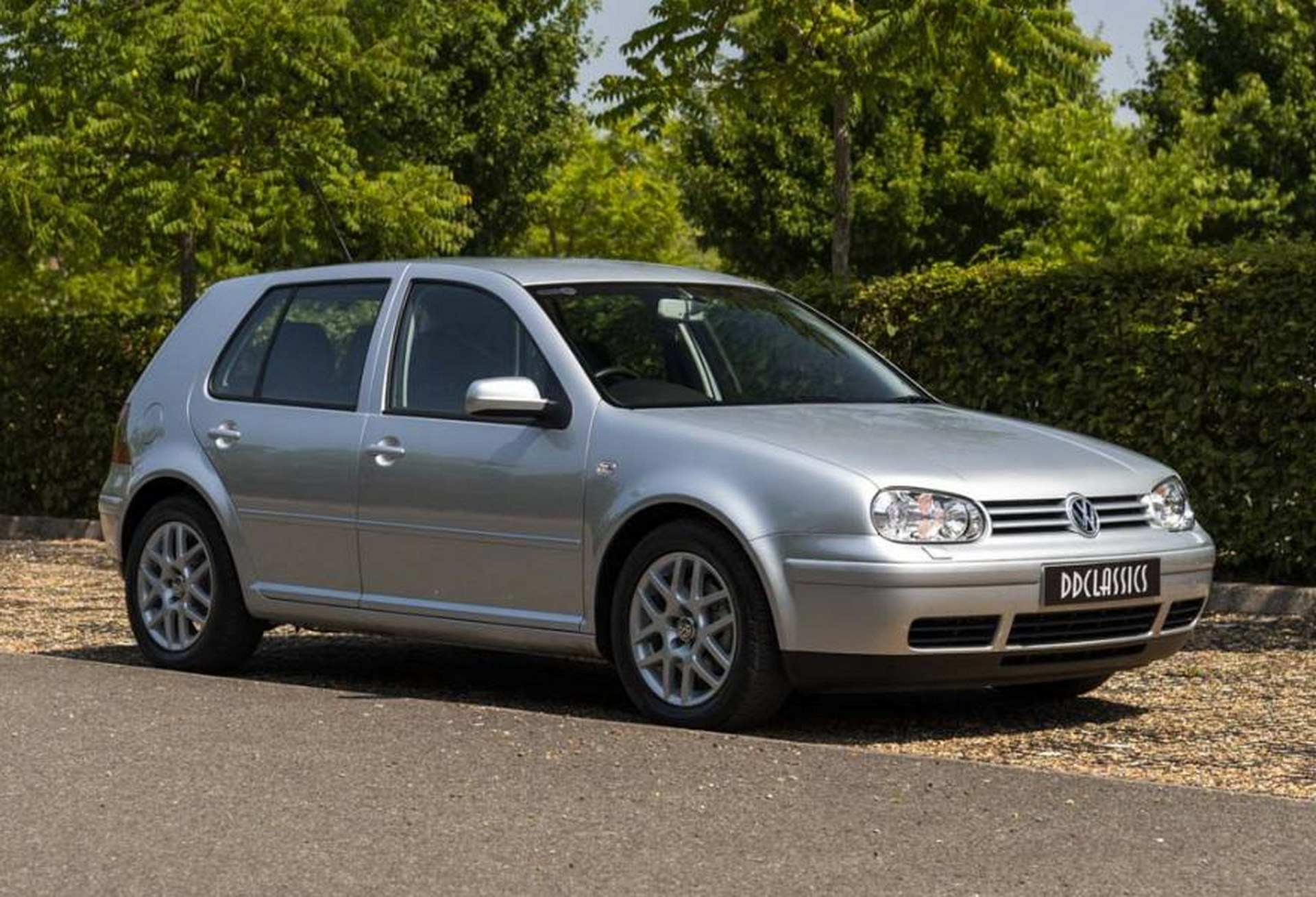 Ride Like It’s 2001 With This Low-Mileage VW Golf Mk4 GTI