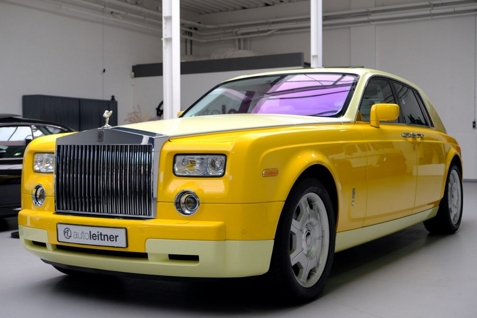 Bespoke Two-Tone Yellow Rolls-Royce Phantom Looks Like The World’s Most ...