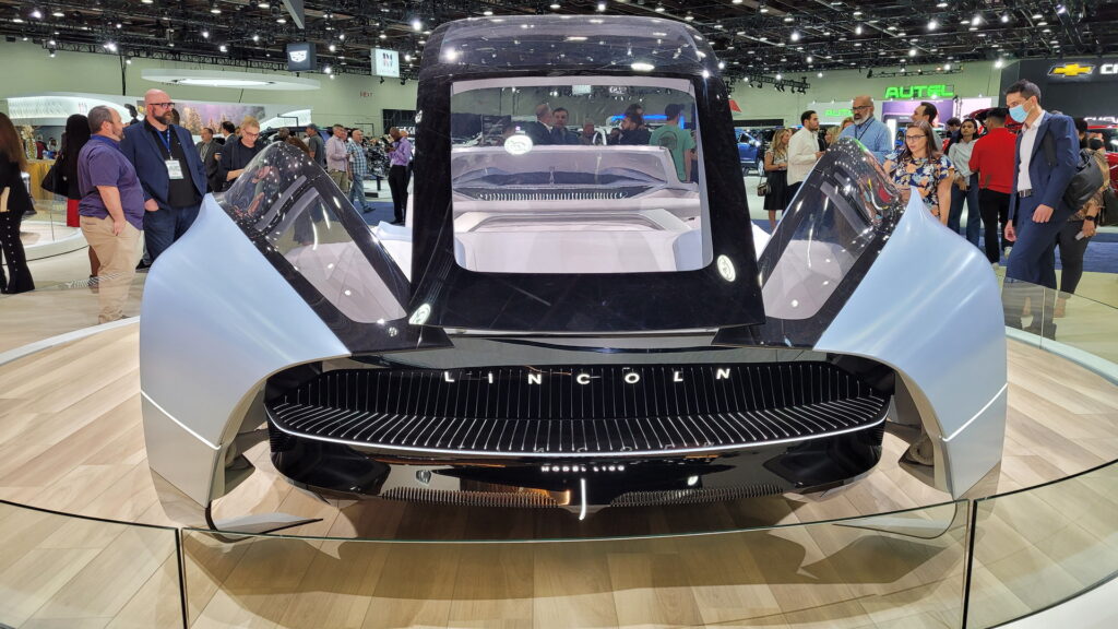 Lincoln's new L100 concept car is an autonomous EV that runs on vibes - The  Verge
