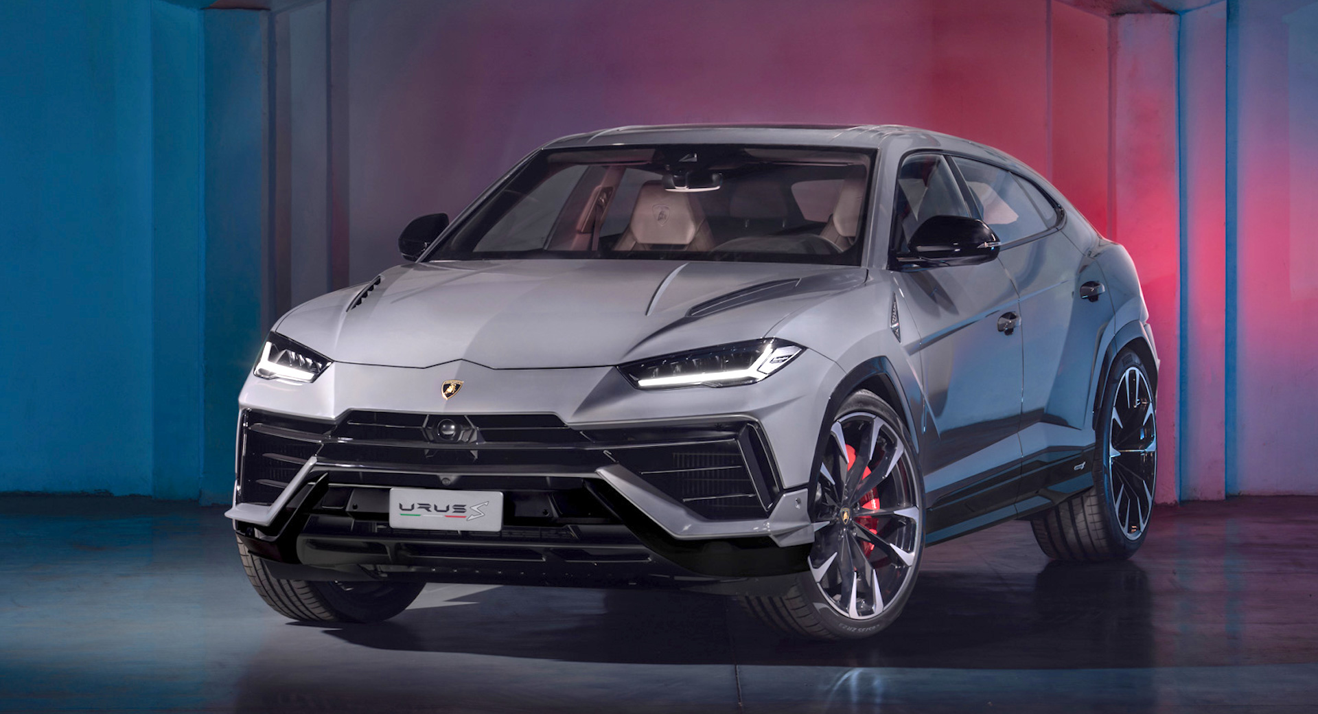 2023 Lamborghini Urus S: Speed, Off-Road Mastery & Luxury