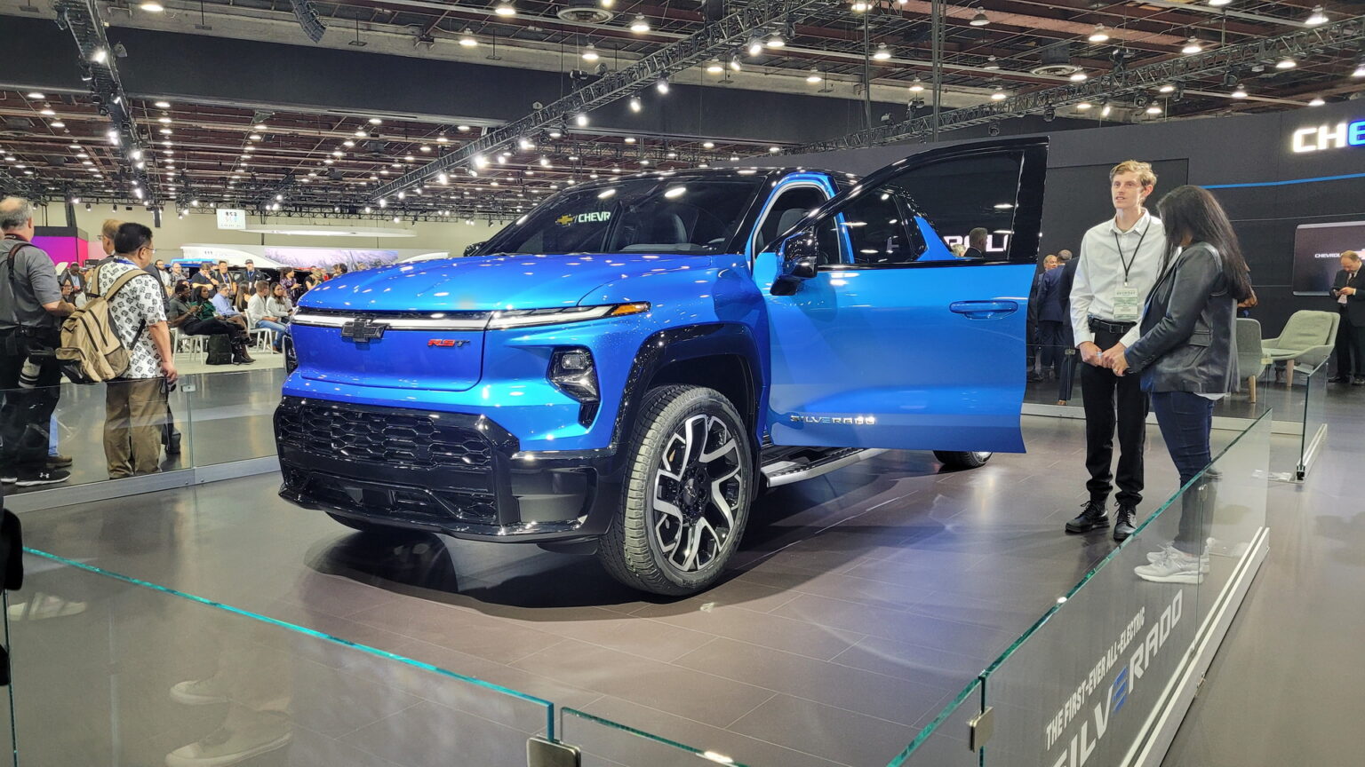 Live Photos Of The 2024 Chevrolet Silverado RST EV Straight From Motor