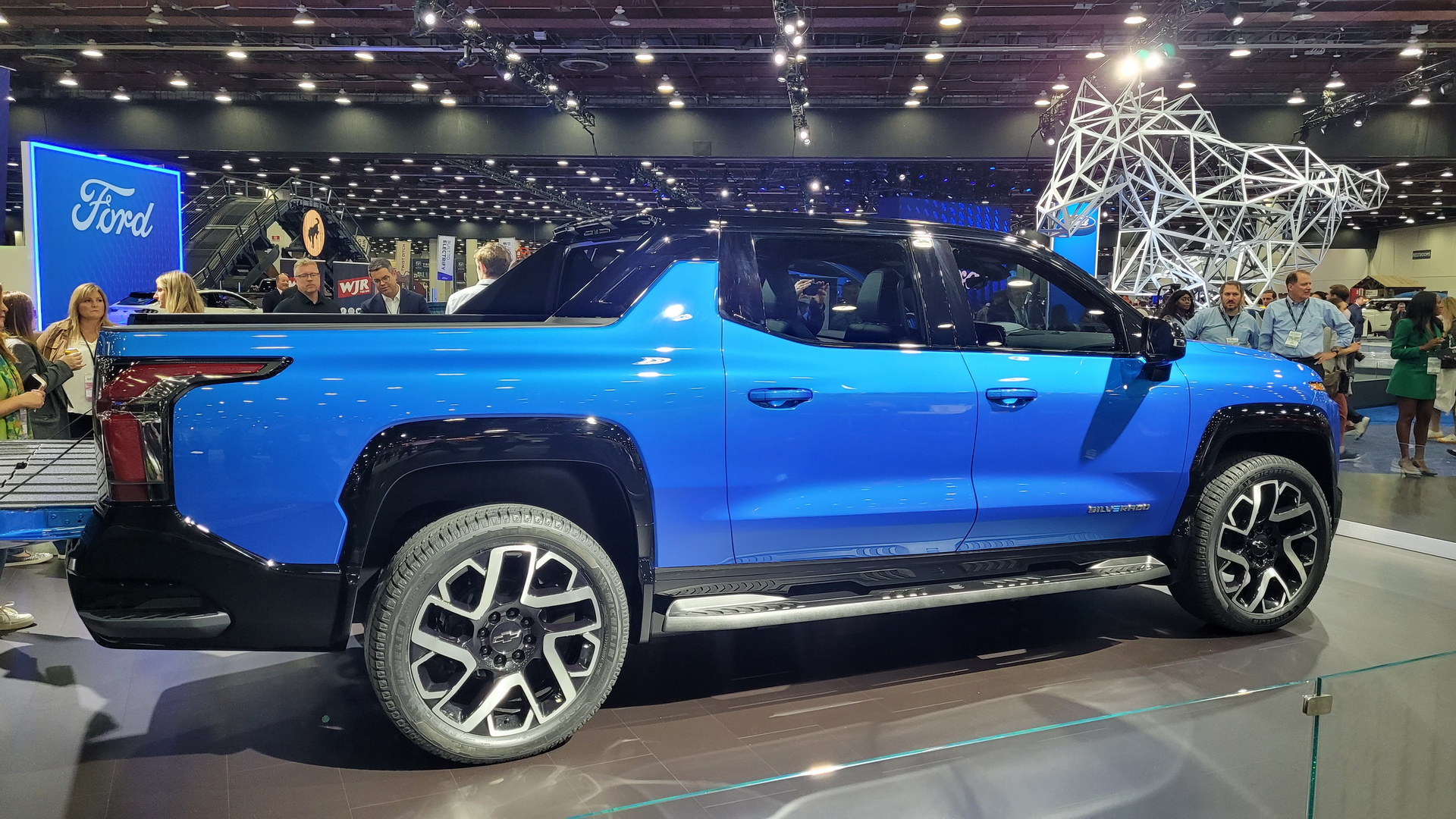 Live Photos Of The 2024 Chevrolet Silverado RST EV Straight From Motor