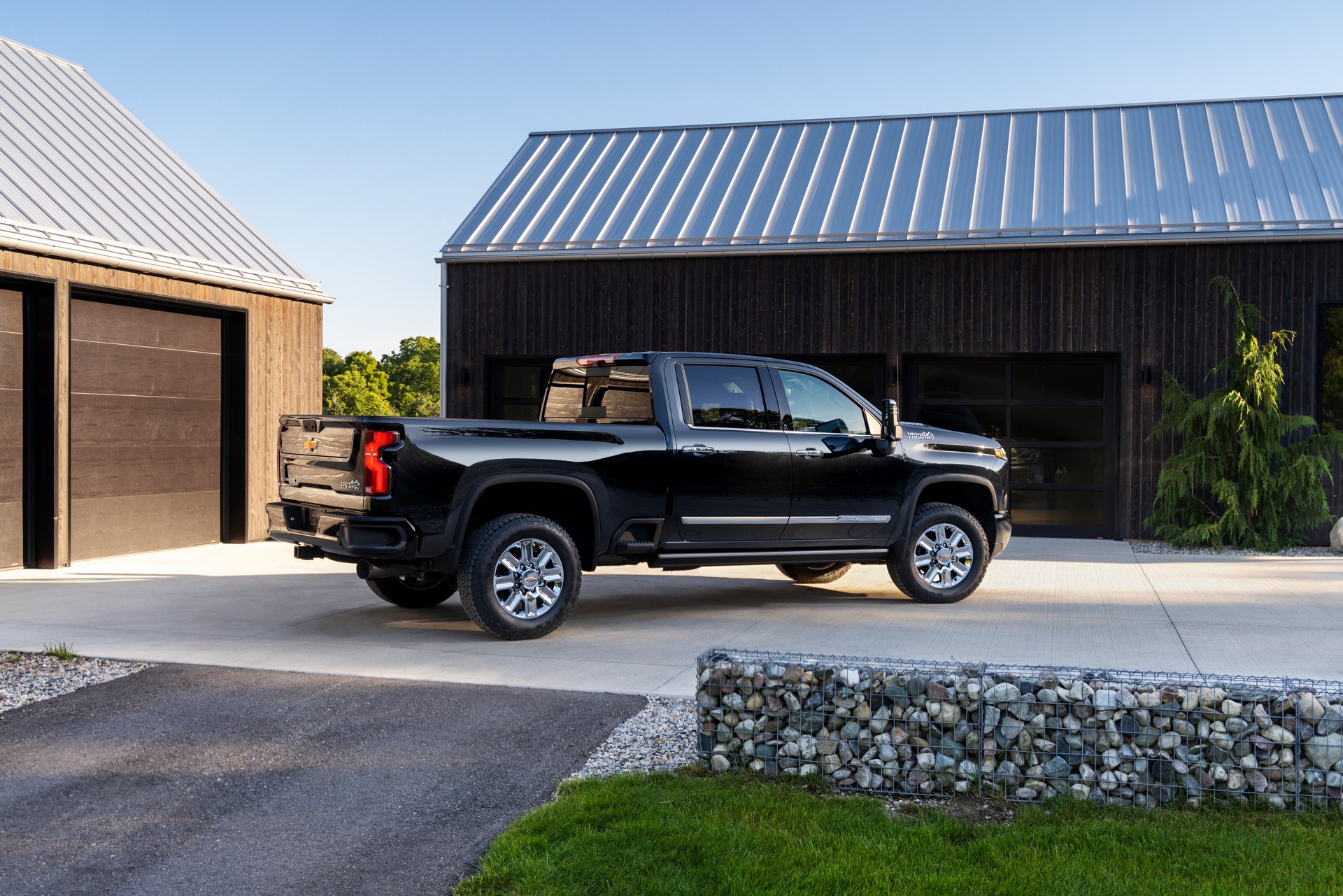 2024 Chevrolet Silverado HD Debuts With Updated Looks, Classier