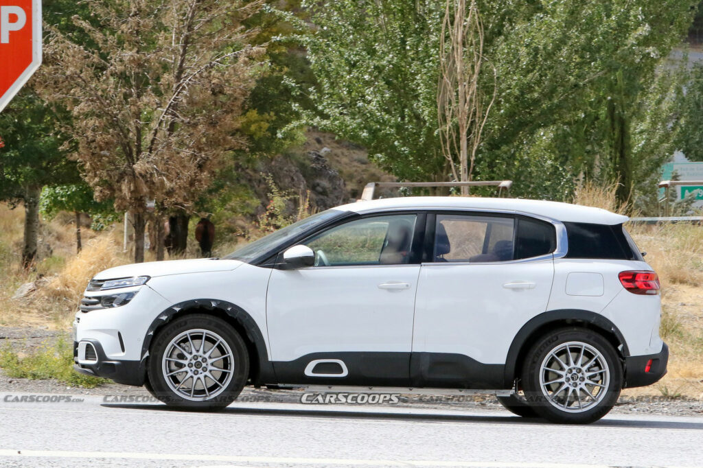 2023 Peugeot 3008 Mule Spied Cosplaying As A Citroen C5 Aircross 