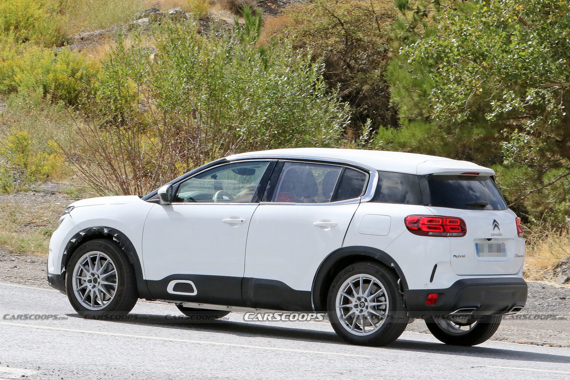 2023 Peugeot 3008 Mule Spied Cosplaying As A Citroen C5 Aircross ...