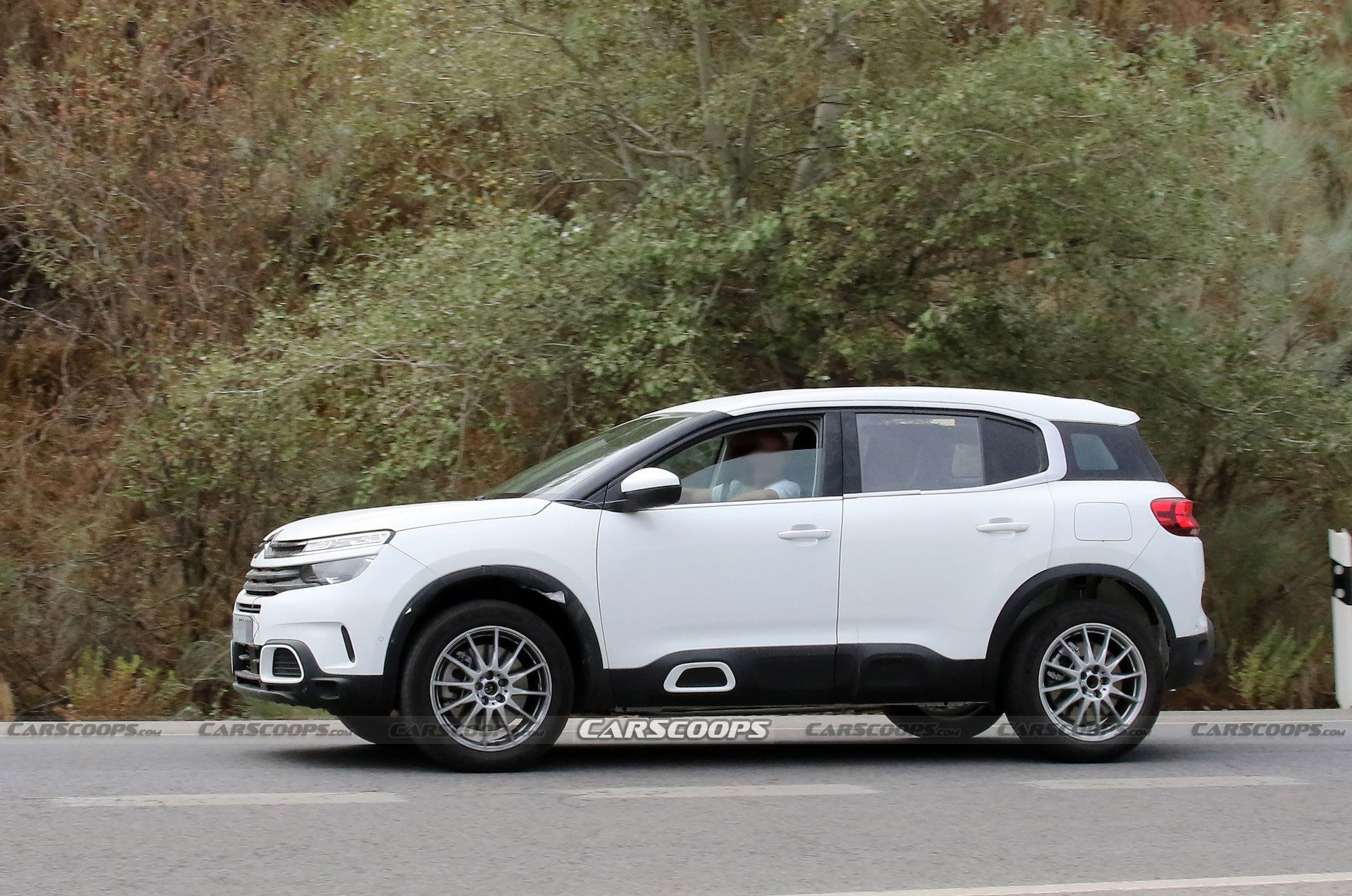 2023 Peugeot 3008 Mule Spied Cosplaying As A Citroen C5 Aircross ...