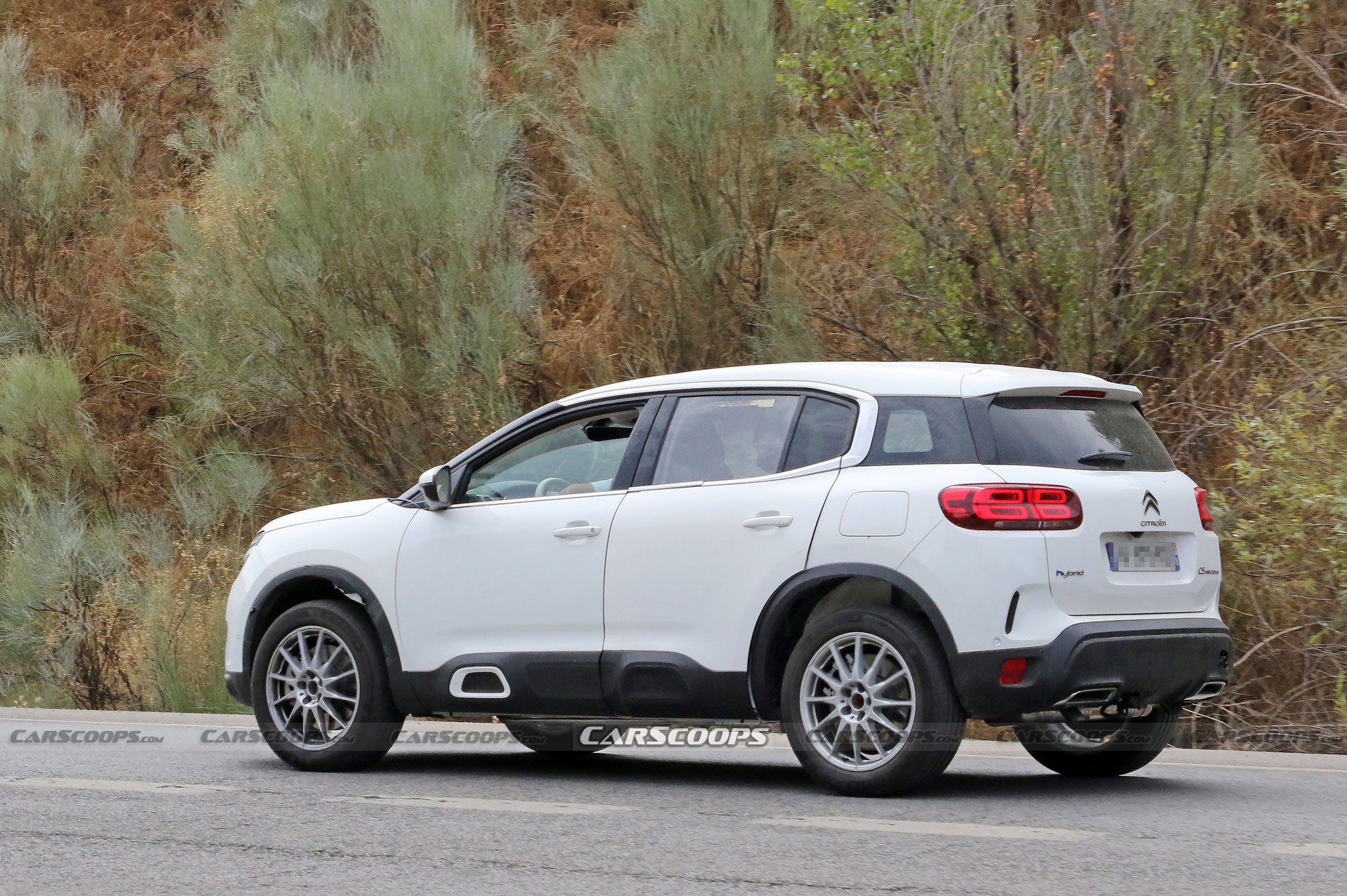 2023 Peugeot 3008 Mule Spied Cosplaying As A Citroen C5 Aircross ...